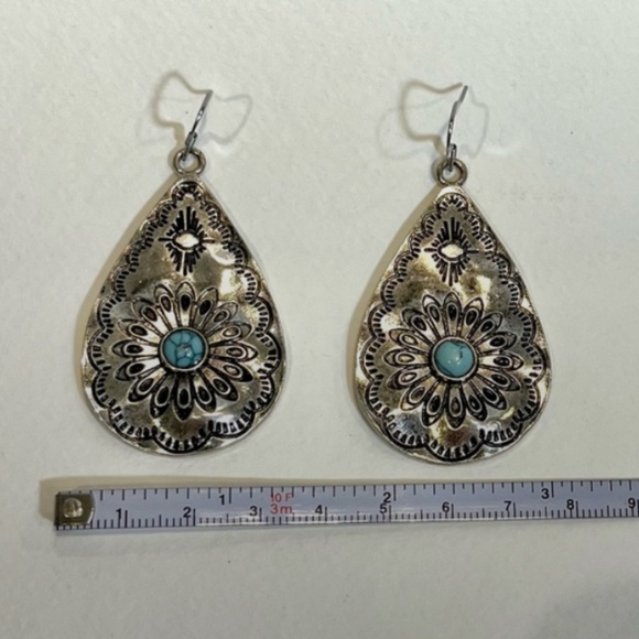 Turquoise Hammered Metal Drop Dangle Earrings Handmade NWOT sterling silver - Picture 5 of 5